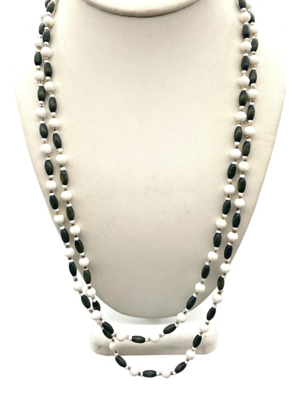 Elegant Vintage Beaded Strand Necklace, Art Deco Flapper Style with Milk Glass